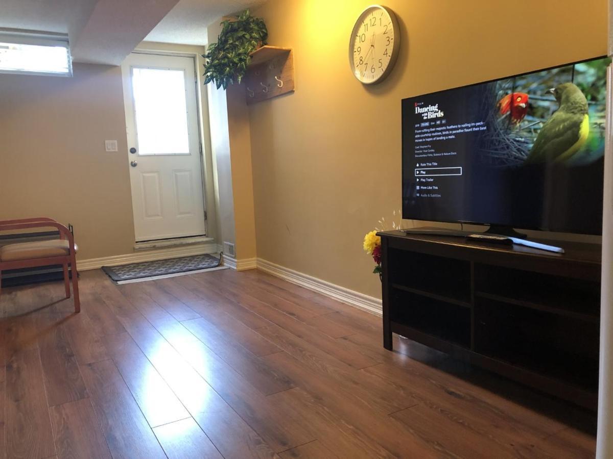 Spacious 2 Bedroom Guest Suite Toronto Exterior foto